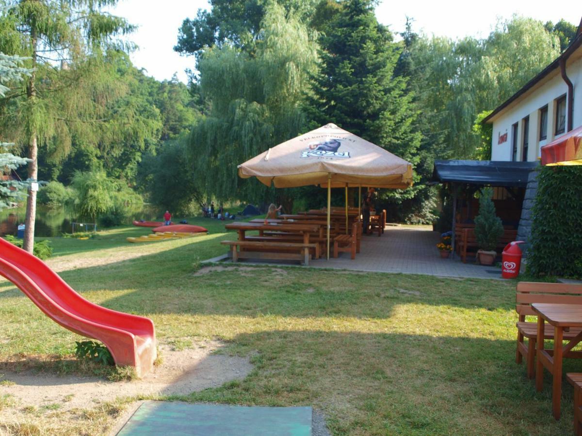 Hotel Kormoran Zlenice Zewnętrze zdjęcie